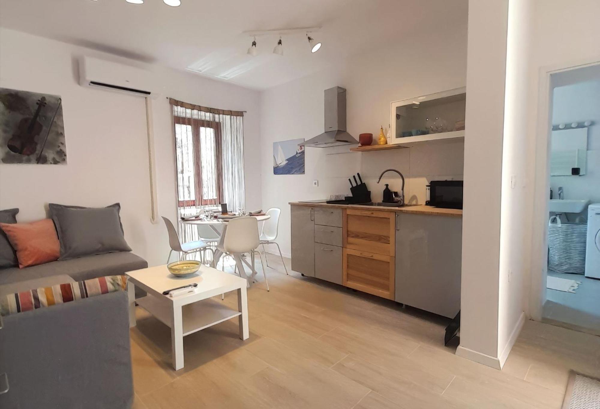 Eli I Val Apartament